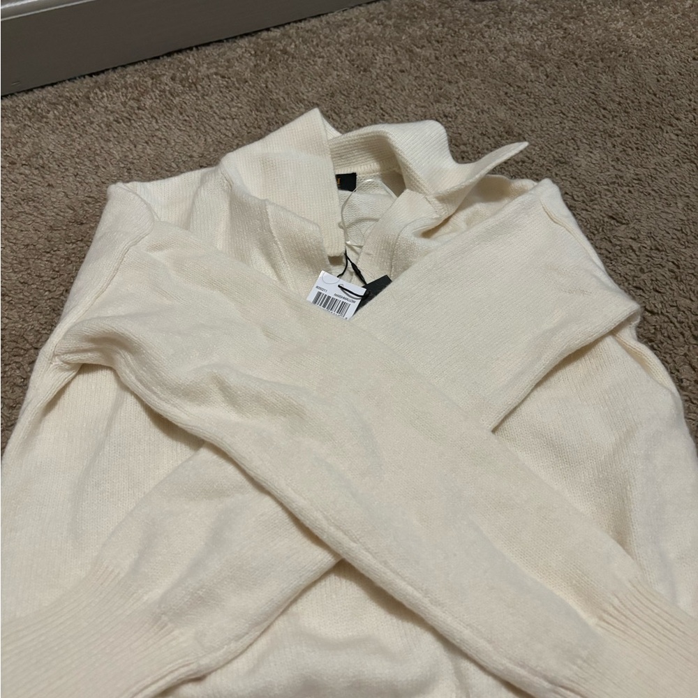 CREAM SWEATER